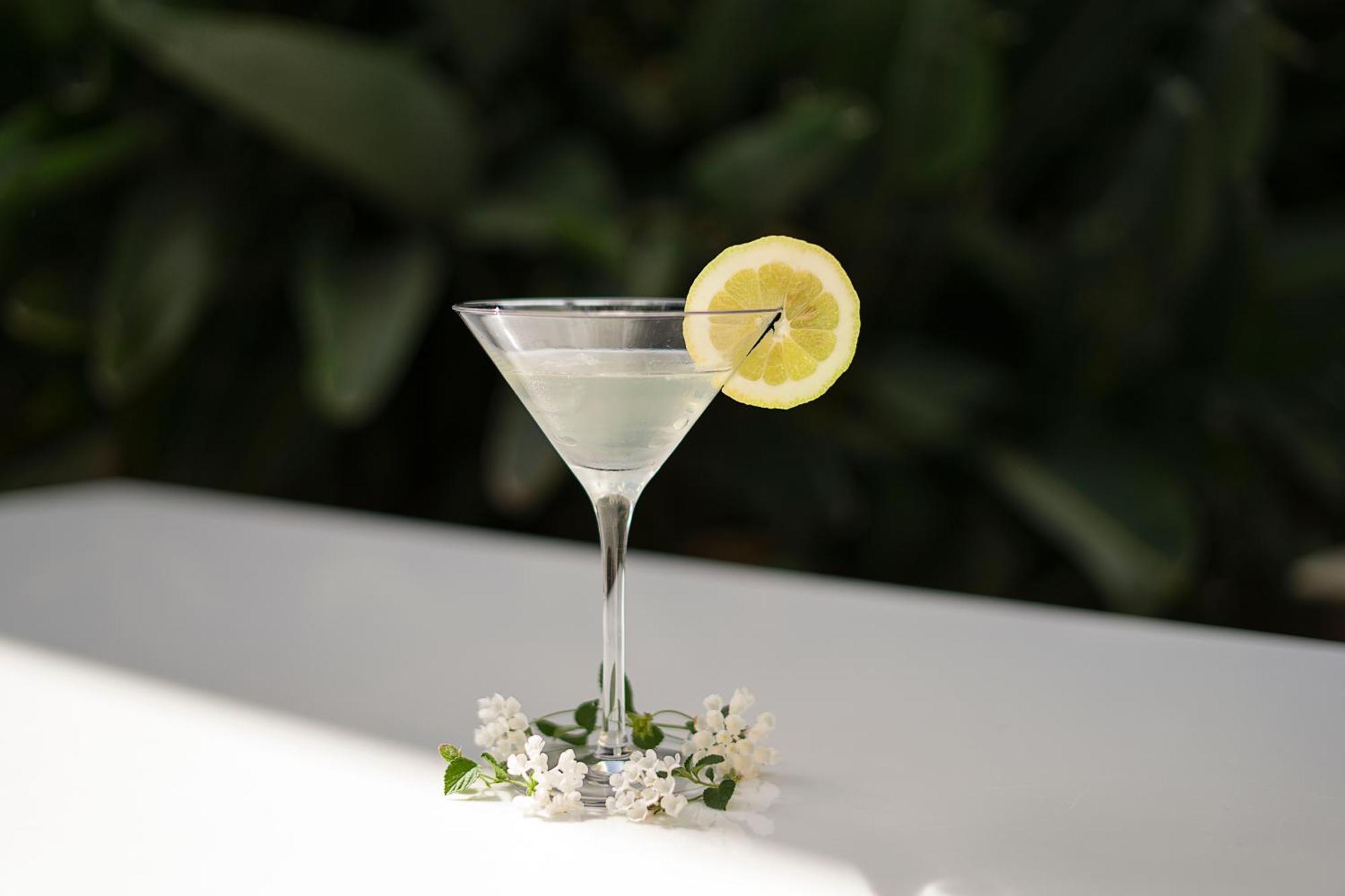 Villa Athena Resort Agrigento Dış mekan fotoğraf A lemon drop martini