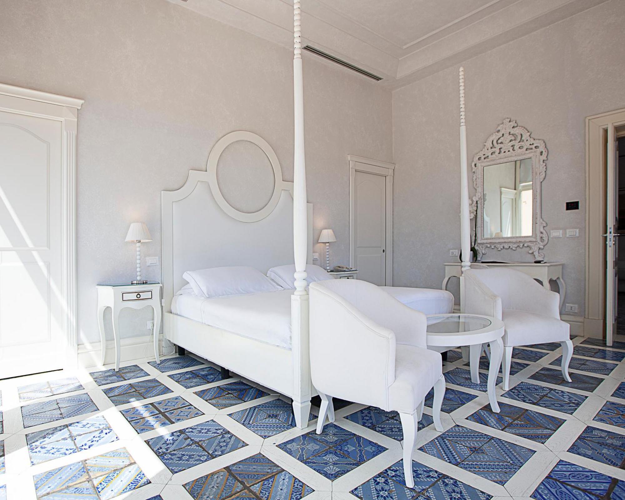 Villa Athena Resort Agrigento Oda fotoğraf A bedroom at the hotel